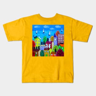 Cats on colourful roofs by the Sea Kids T-Shirt